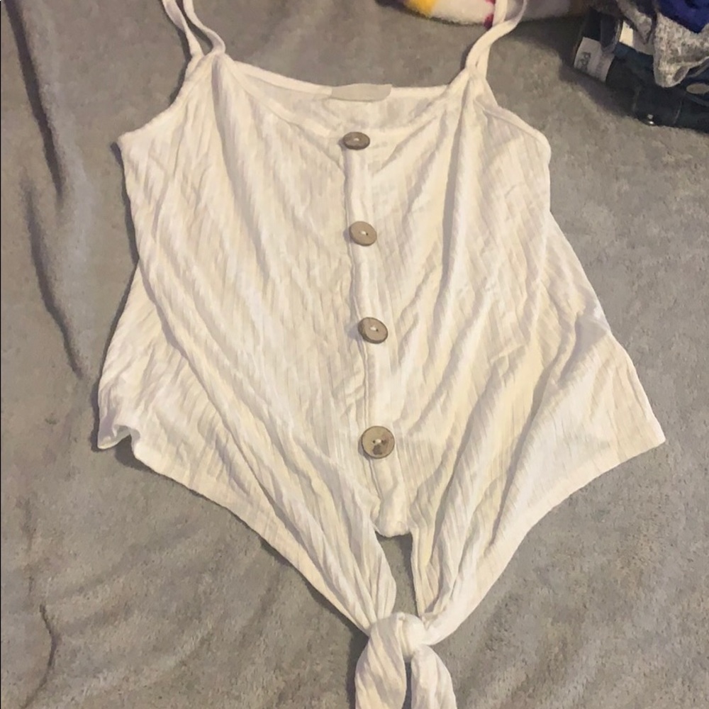 White shirt w buttons